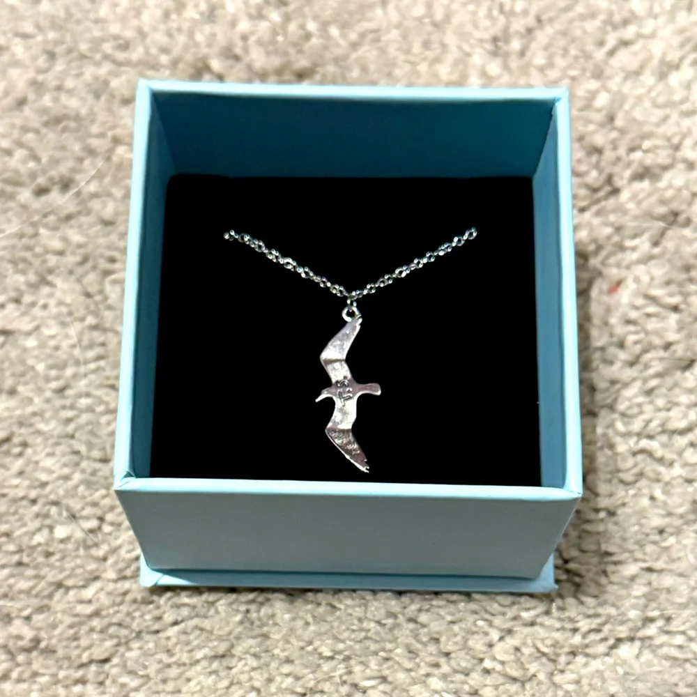 1989 (Taylor’s Version) Seagull Necklace - NEW in Box - Authentic! - Picture 1 of 5